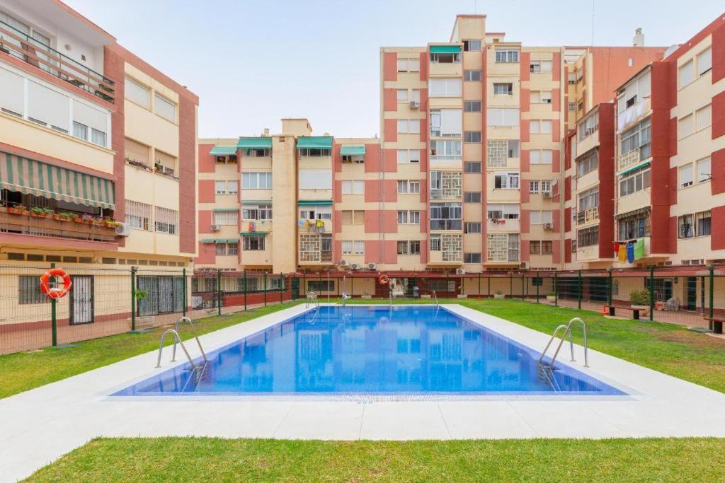 Love Home - Recien Reformado, Piscina, Playa A 10 Minutos, Centro A 5 Minutos Торремолинос Экстерьер фото